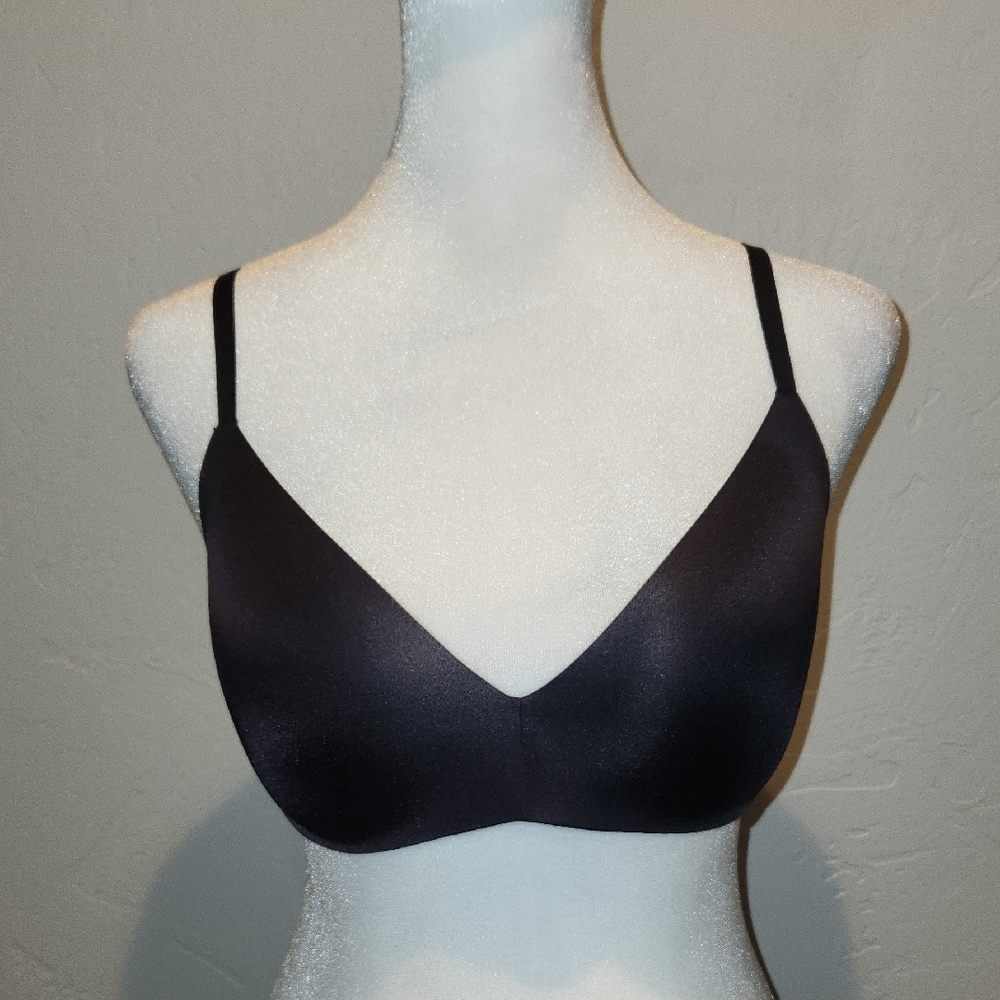 NWT- SKIMS Black Wireless Form Push Up Plunge Bra- 32DD